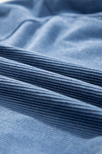 Teal Kapuzenjacke mit verstellbarem Kordelzug und Reißverschluss" 

Here’s a revised version:

"Teal Hoodie mit verstellbarem Kordelzug und Reißverschluss