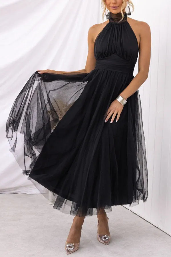 Elegantes schulterfreies Abendkleid