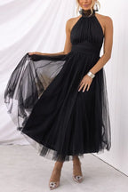 Elegantes schulterfreies Abendkleid