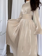 Elegantes Maxikleid mit langen Ärmeln
