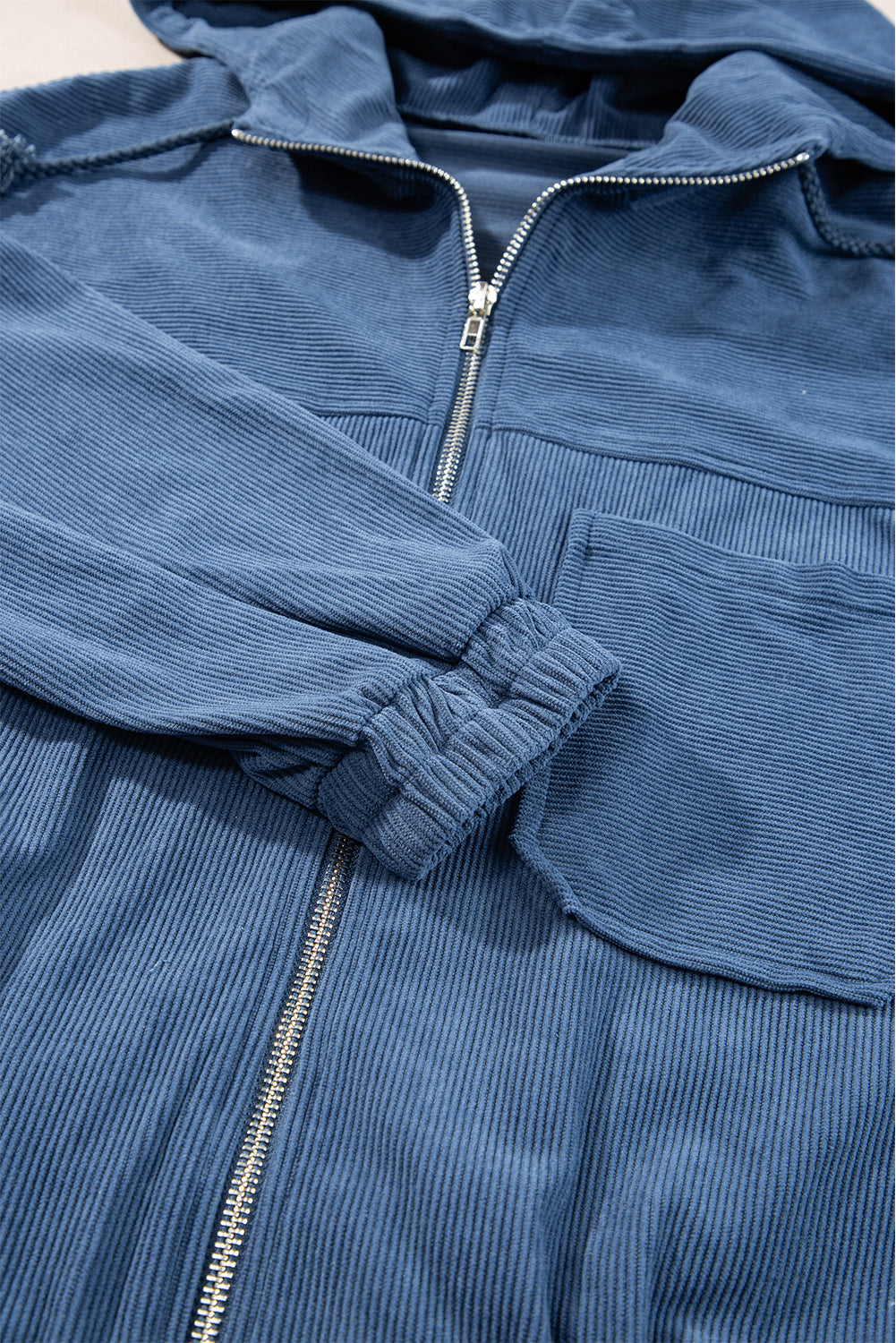 Teal Kapuzenjacke mit verstellbarem Kordelzug und Reißverschluss" 

Here’s a revised version:

"Teal Hoodie mit verstellbarem Kordelzug und Reißverschluss