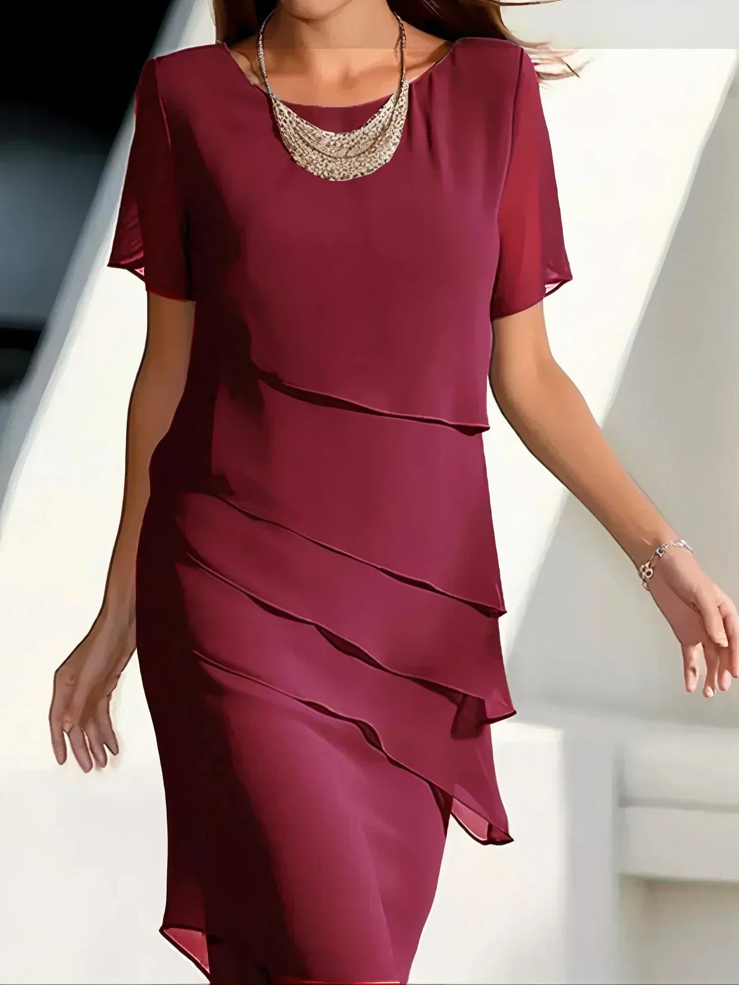 Elegantes Kleid mit formschmeichelndem Schnitt