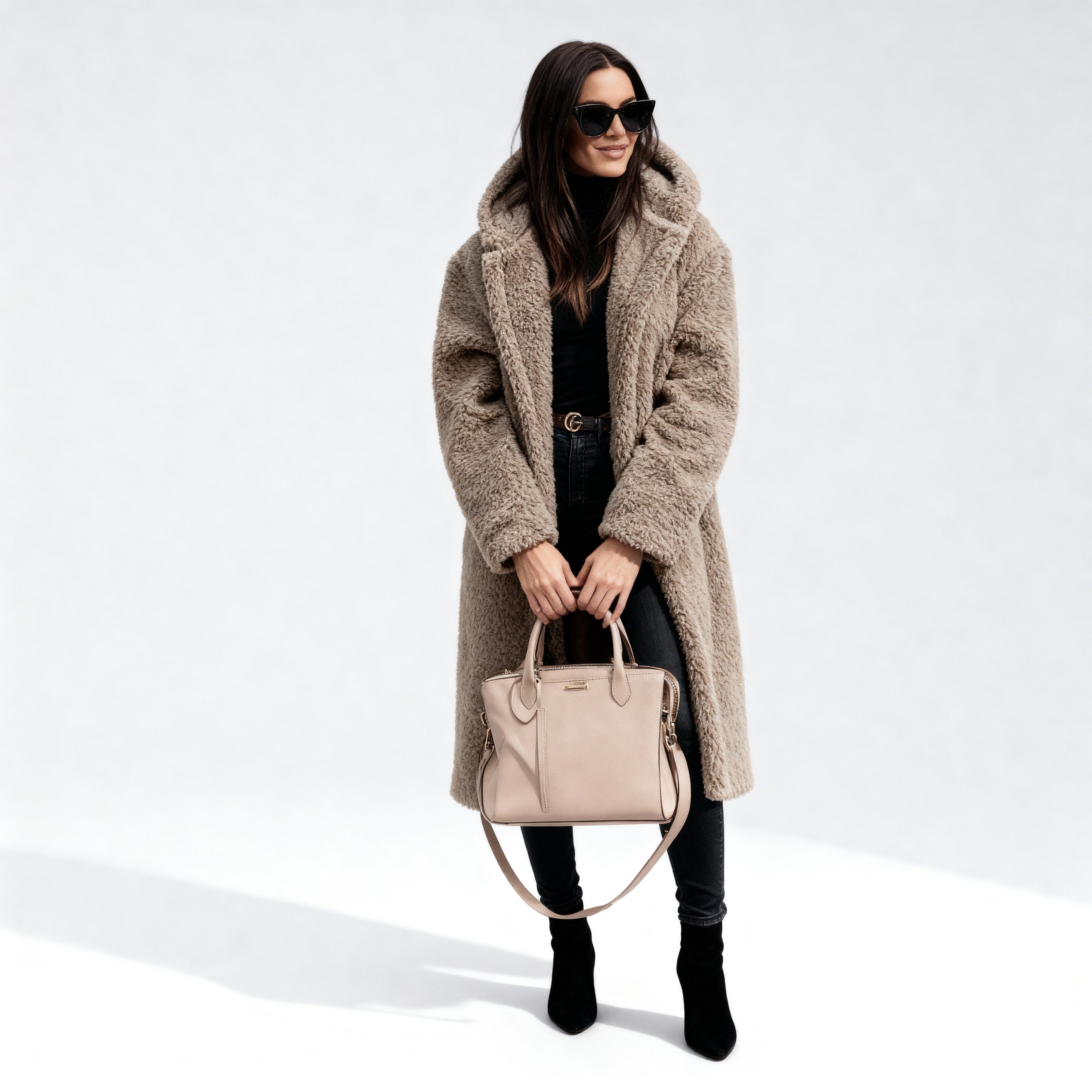 Eleganter langer Damenmantel aus plüschigem Fleece