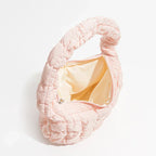 Cloud Down Crossbody Bag – Der ideale Begleiter für Ihre Reisen!