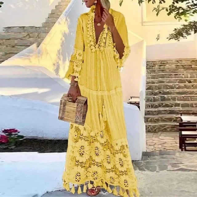 Boho-Chic Maxikleid mit Spitzen- und Fransenakzenten