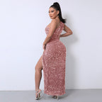 Elegantes Paillettenkleid mit einseitigem Schulterdesign und auffälligem hohem Schlitz