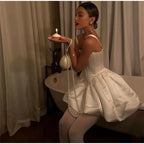 Korsett-inspiriertes strukturiertes Kleid