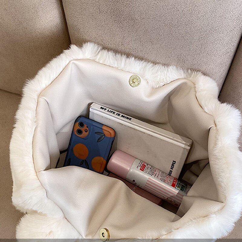 Dante Plüsch-Handtasche | Stilvolles Winter-Accessoire für Damen