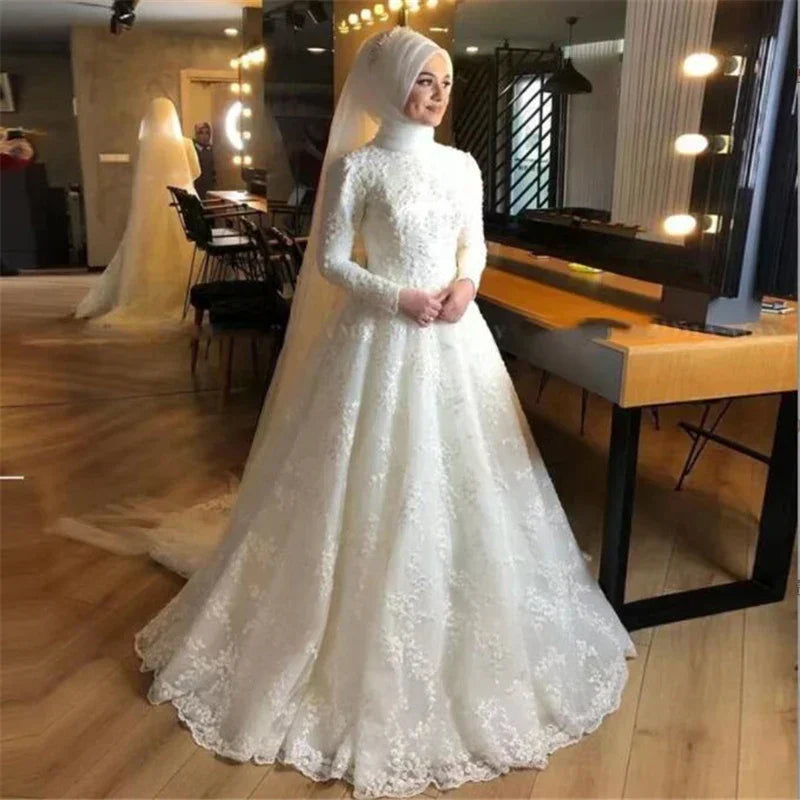Elegantes Majestät Brautkleid