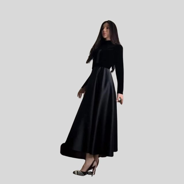 Elegantes Samt-Turtleneck-Kleid mit schwingendem Saum
