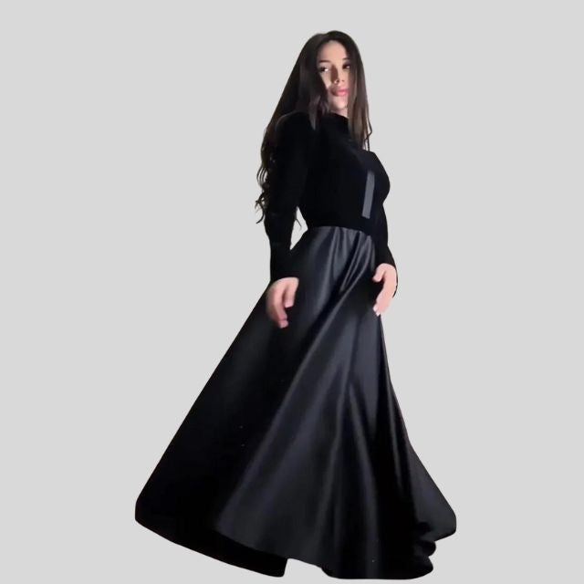 Elegantes Samt-Turtleneck-Kleid mit schwingendem Saum