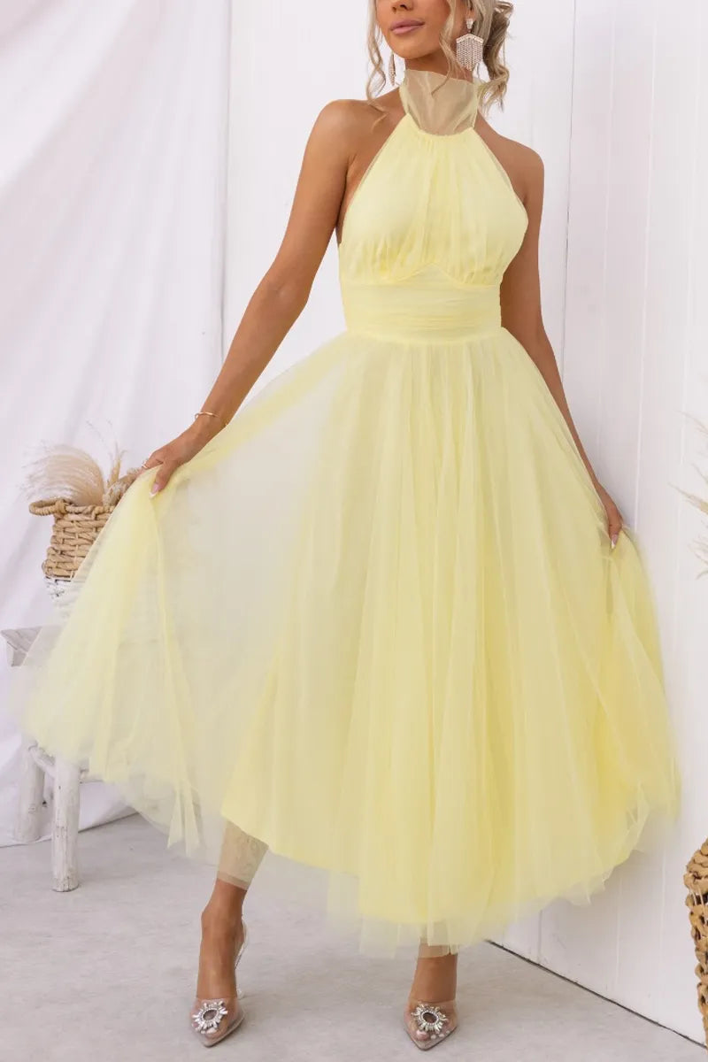Elegantes schulterfreies Abendkleid