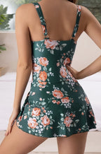 Formender Badeanzug mit Bauchkontrolle