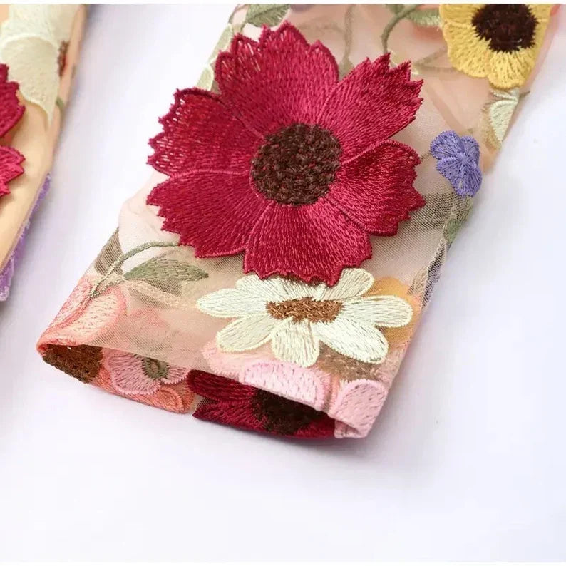 Einzigartiges Handgefertigtes Blumenkleid