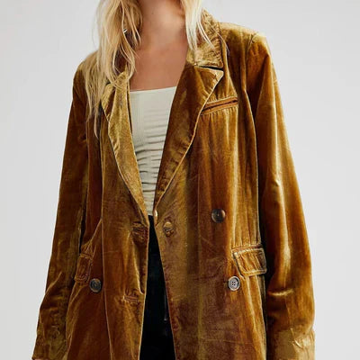 Eleganter Samtblazer mit langen Ärmeln und Knopfdetail